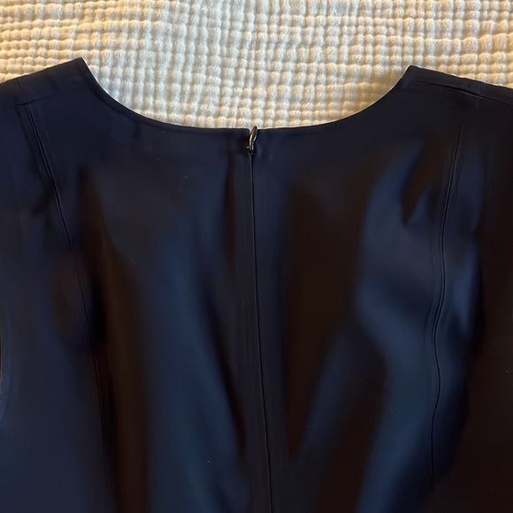 Theory Easy V Shift Dress - Picture 5 of 7